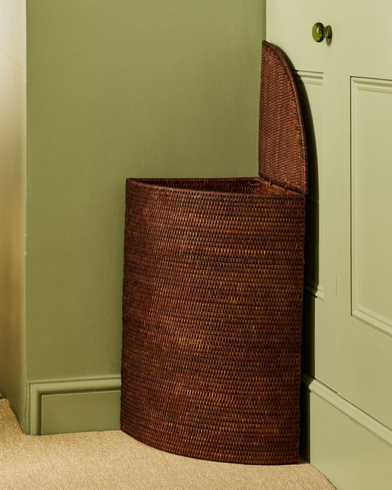 Ako Corner Laundry Bin