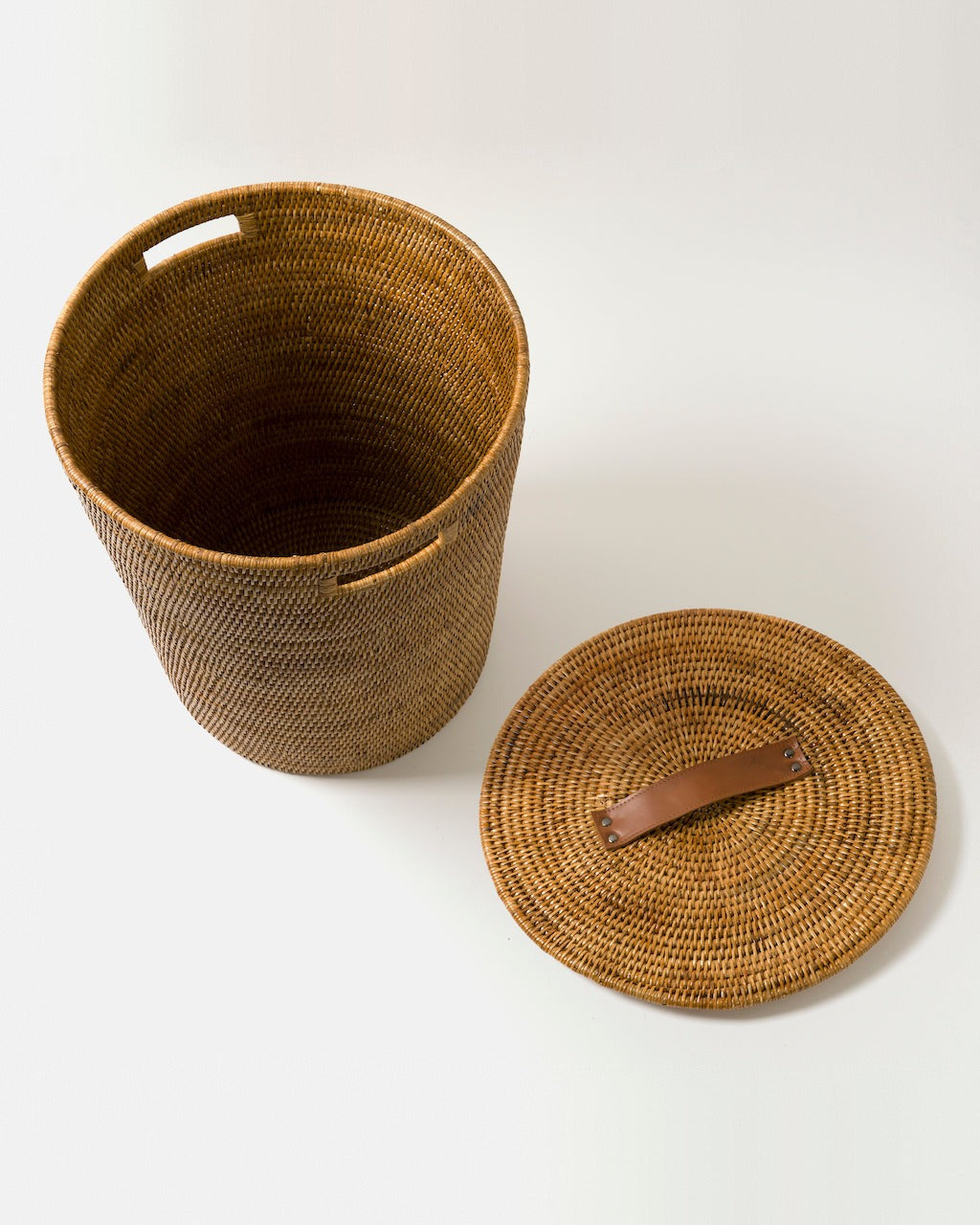 Tinsa rattan laundry basket, round in natural