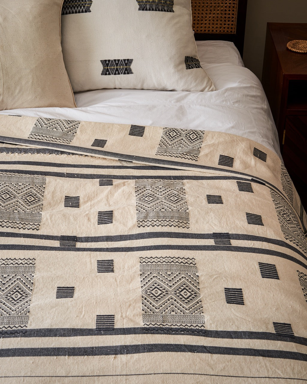 Cotton outlet coverlet