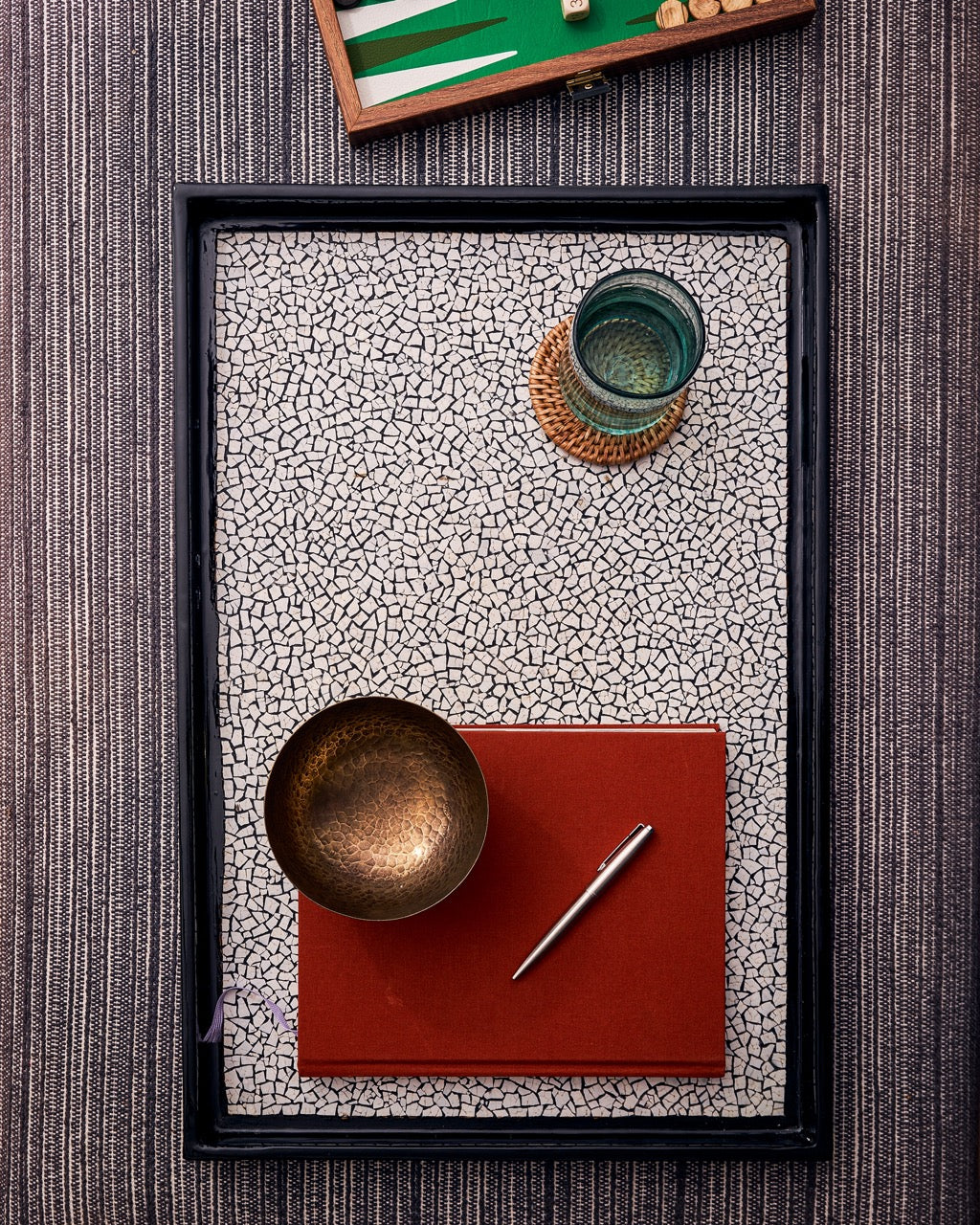Bagan lacquer and eggshell tray, side view