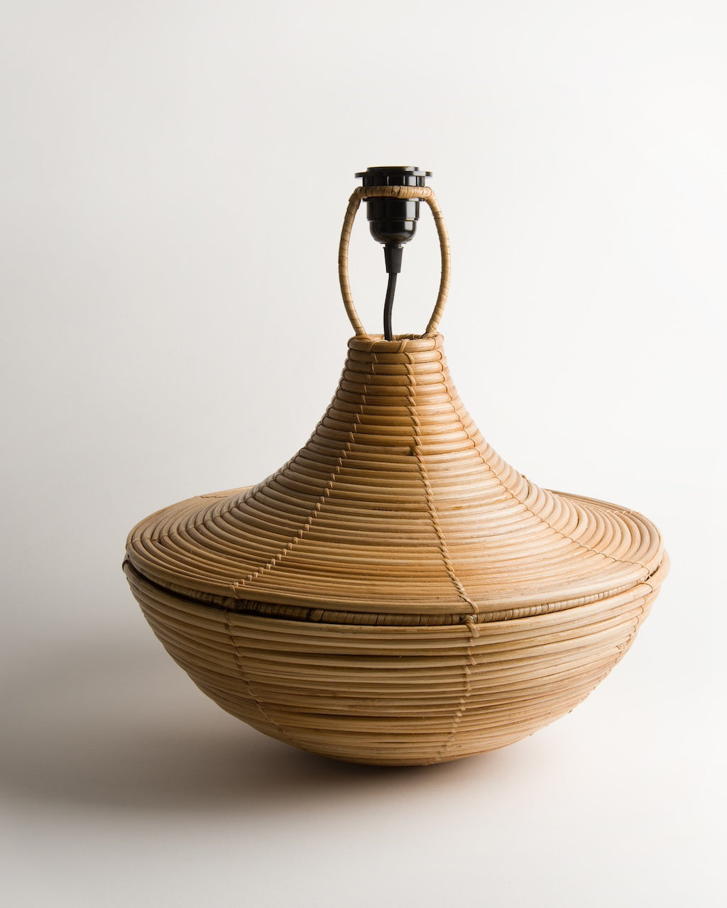 Pagoda rattan table lamp, side view