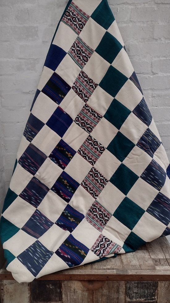 Sample Sale | Bedspread / Quilt