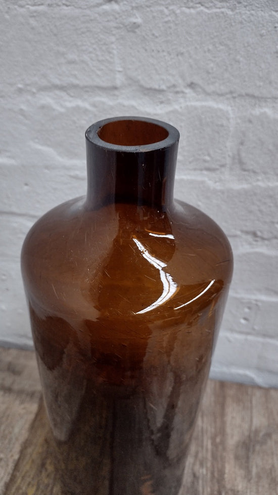 Sample | Marianne Amber Glass Vase