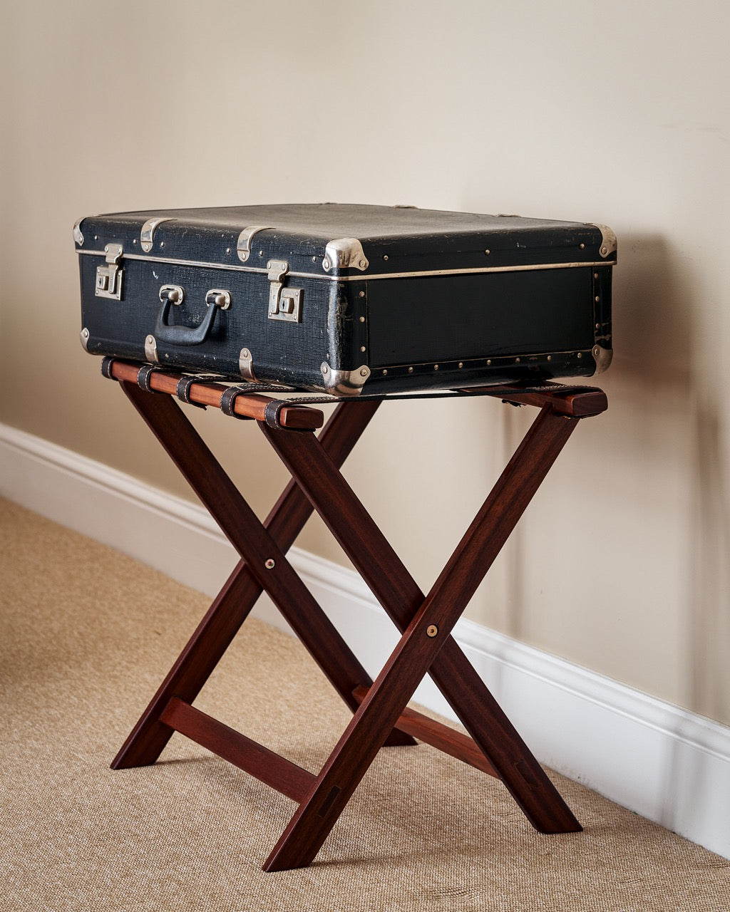Theda Luggage Rack